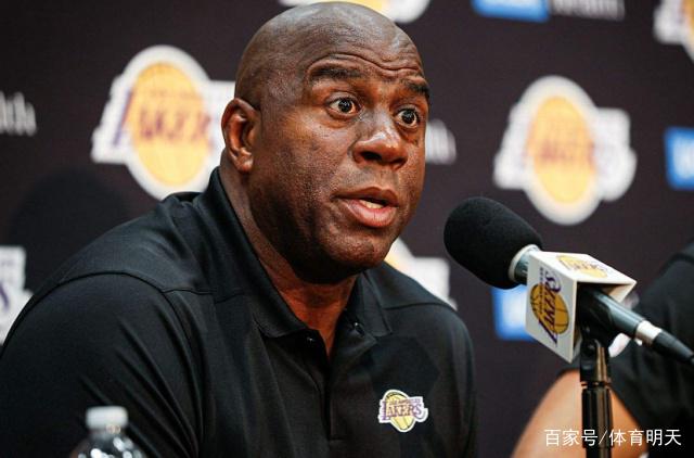 湖人队主帅沃顿因成绩不佳遭解雇 湖人队主帅沃顿因成绩不佳遭解雇