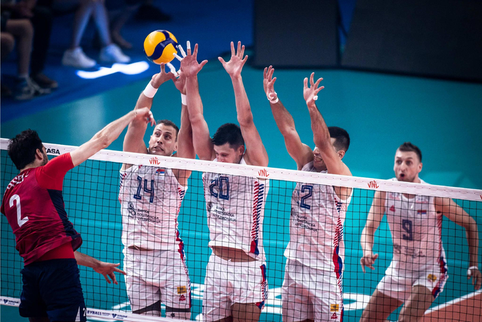 包含波兰队惊现逆袭，力克塞尔维亚队的词条