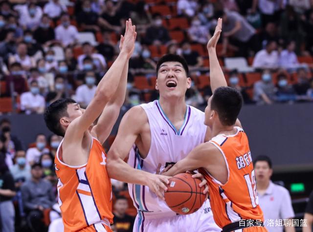 湖南男篮在主场与河北队交锋，喜获胜利
