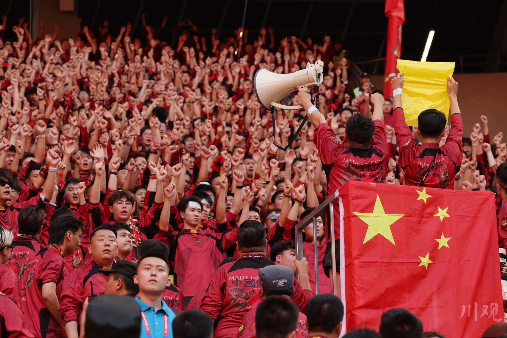 比赛结果揭晓后球队庆祝场面震撼人心的简单介绍