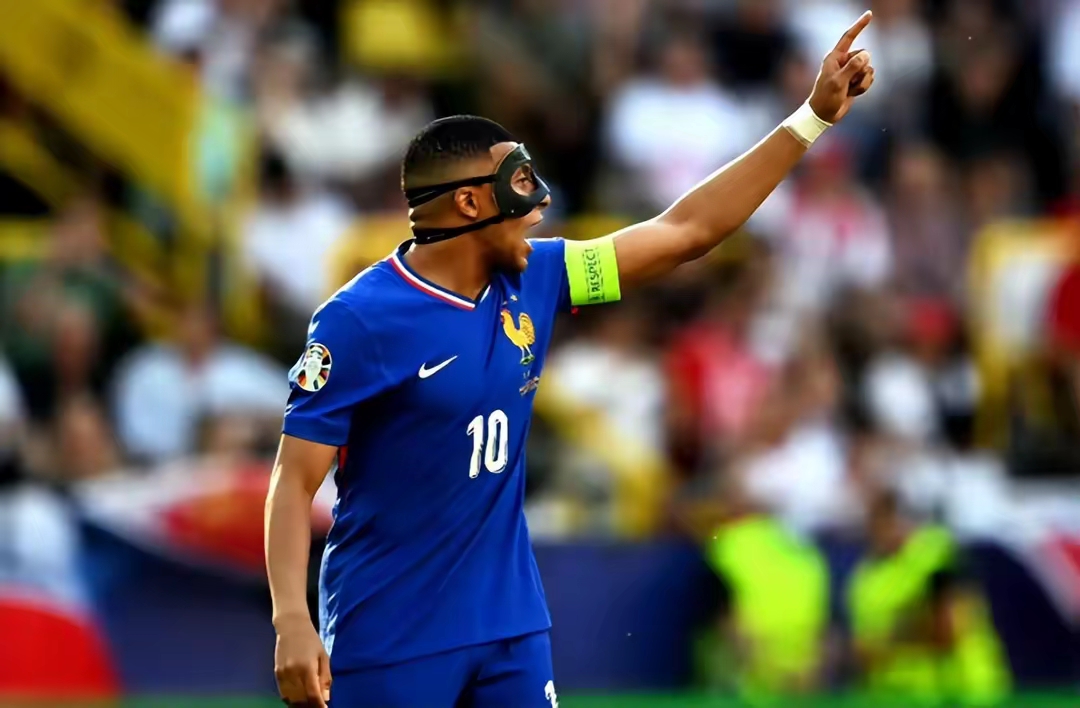 斯洛伐克队胜利欢庆，小组第二成功出线的简单介绍