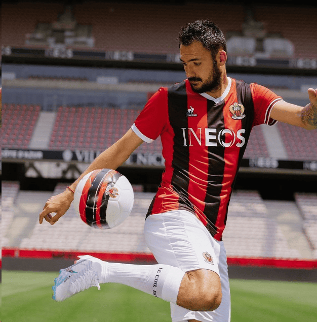 包含尼斯客场作战坚不可摧，反击效果显著的词条