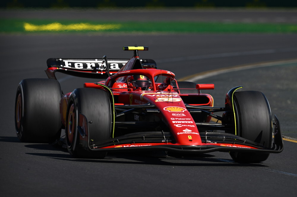 雷诺车队完胜红牛二队，塞恩斯状态火热的简单介绍