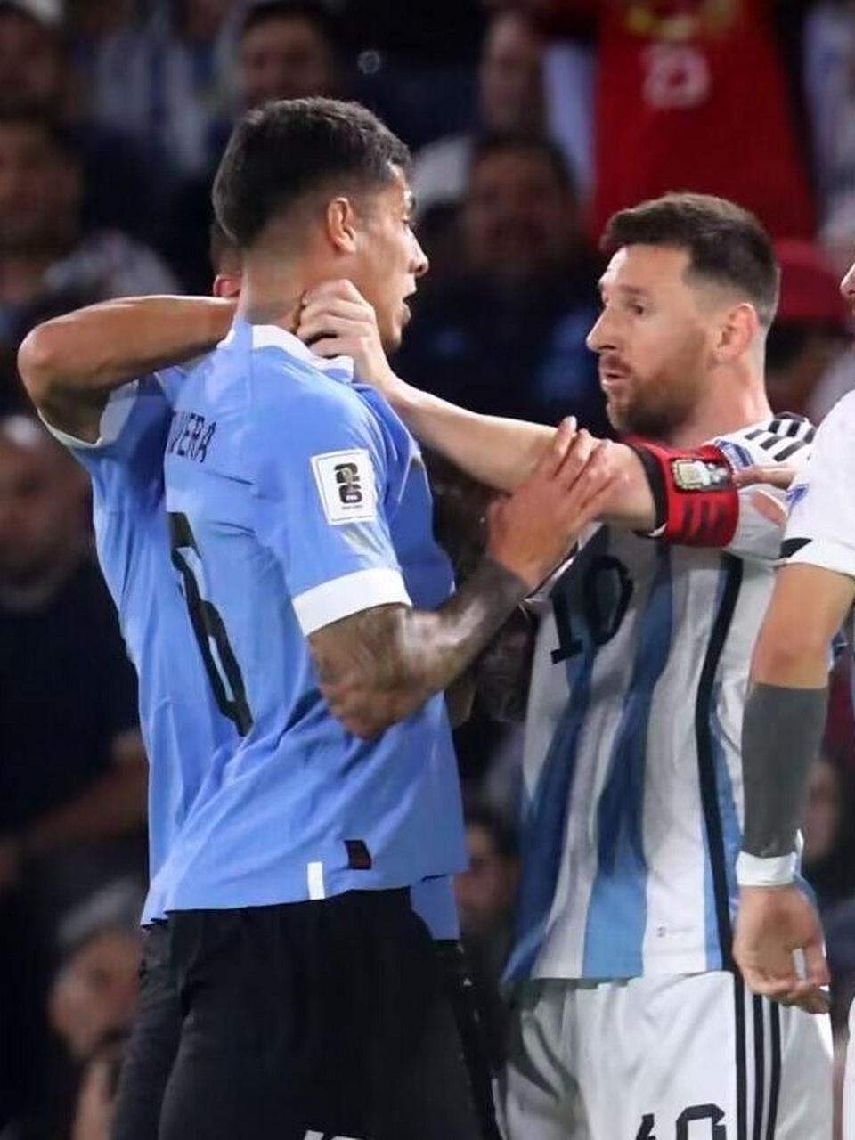 包含乌拉圭险胜瑞士，梅西惊艳四座的词条