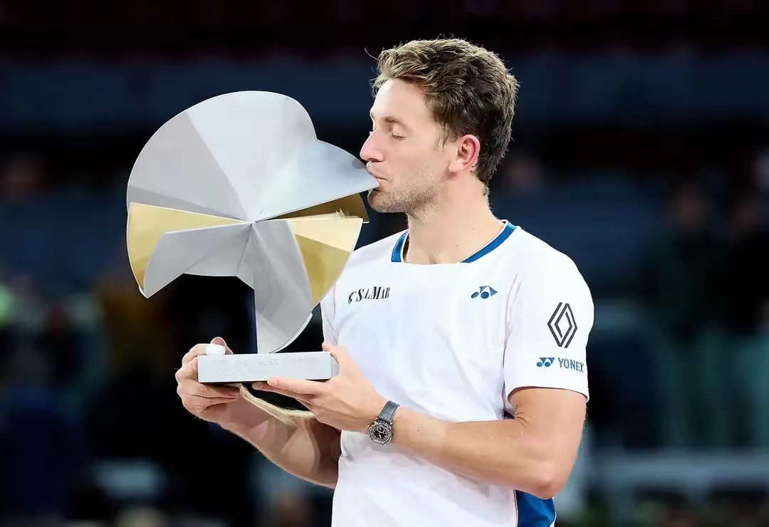 包含美网险胜法网，鲁德高光表现的词条