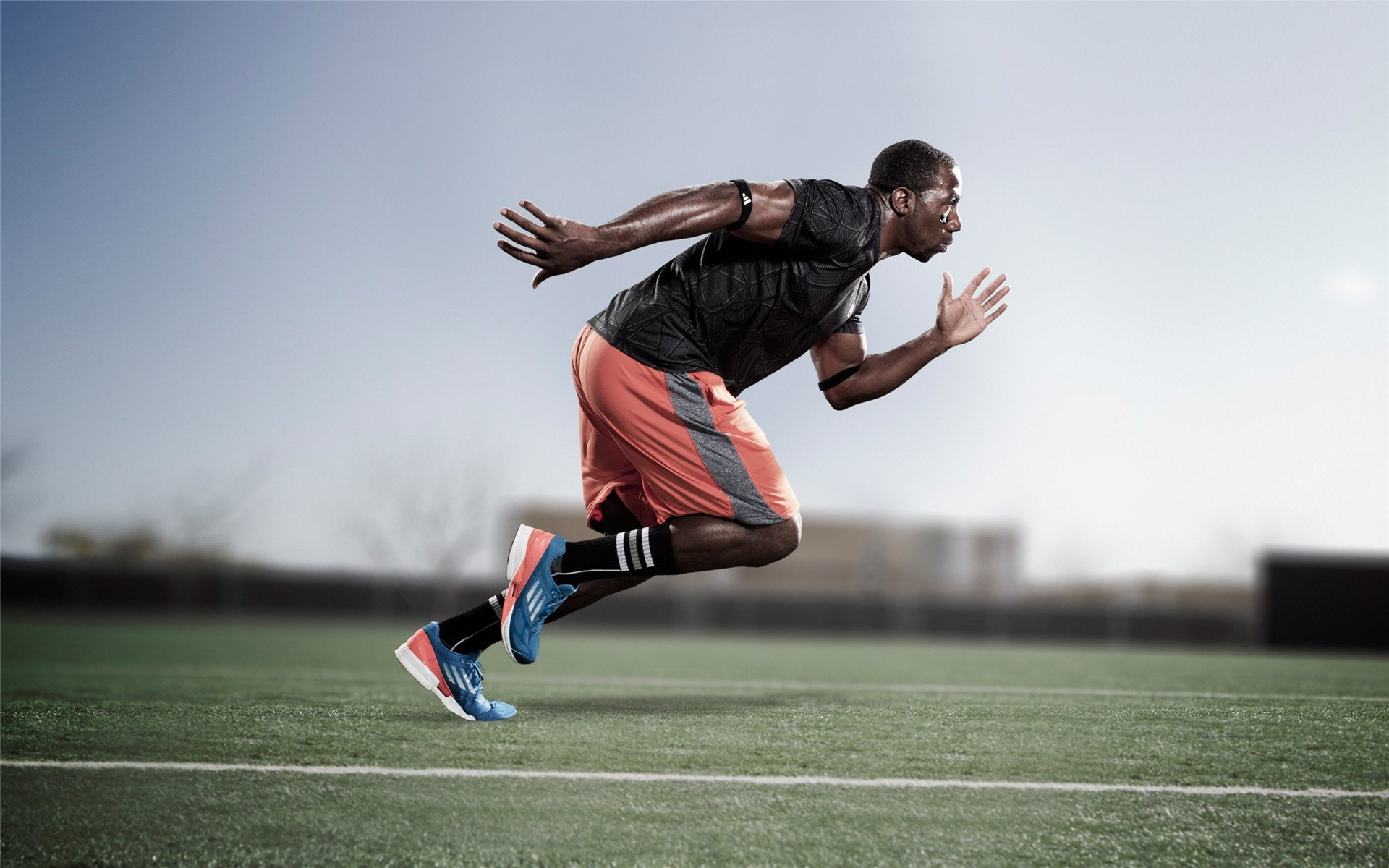 鹈鹕单节拉开活塞,霍勒迪用实力证明自己